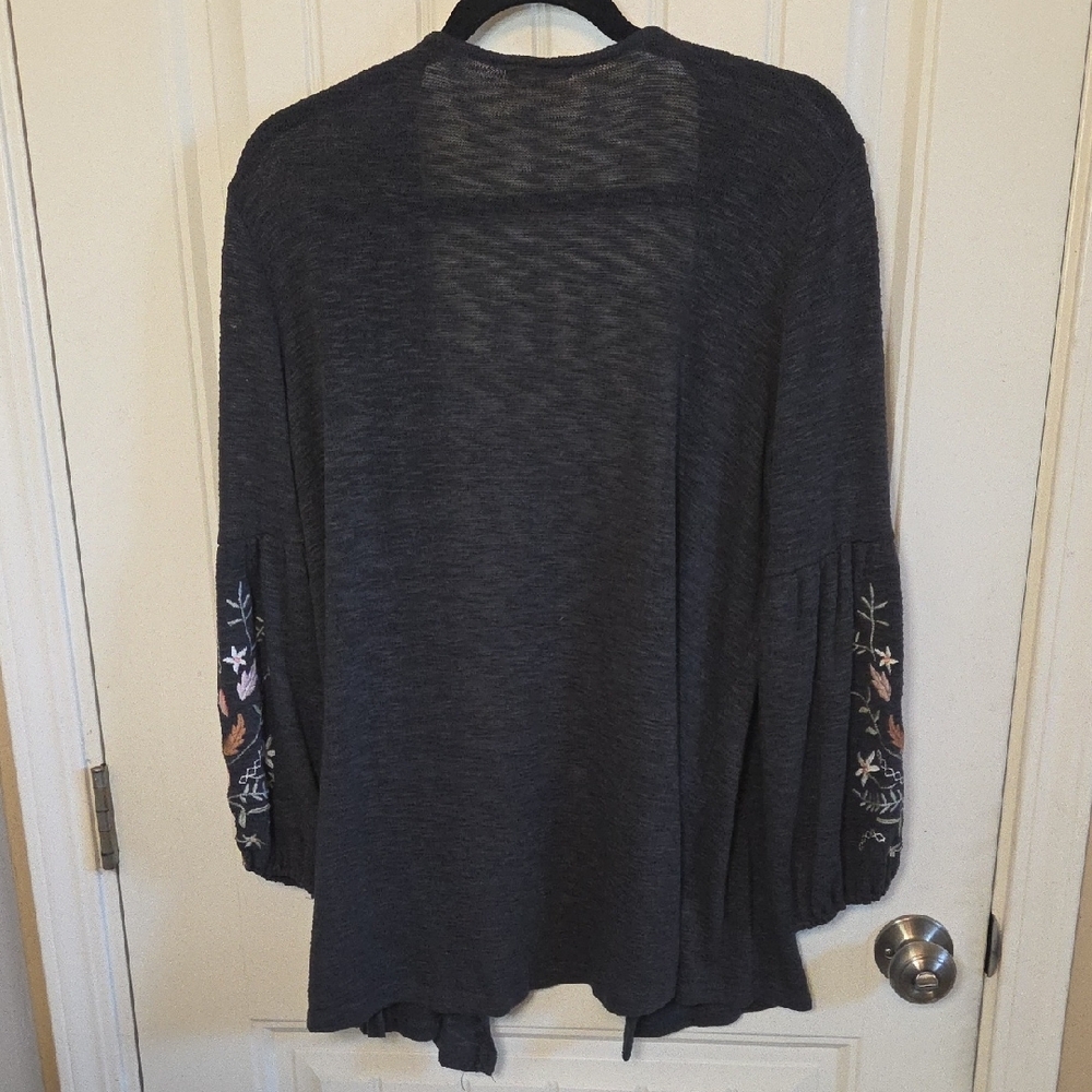 Embroidered Balloon Sleeve Open-front Gray Cardigan Sweater - Picture 4 of 6
